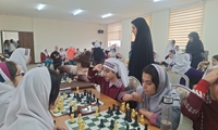 در رشته شطرنج دانش اموزی  دختران